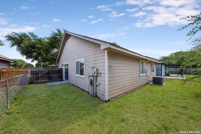 7522 Yellow Sand Dr, San Antonio, TX 78227