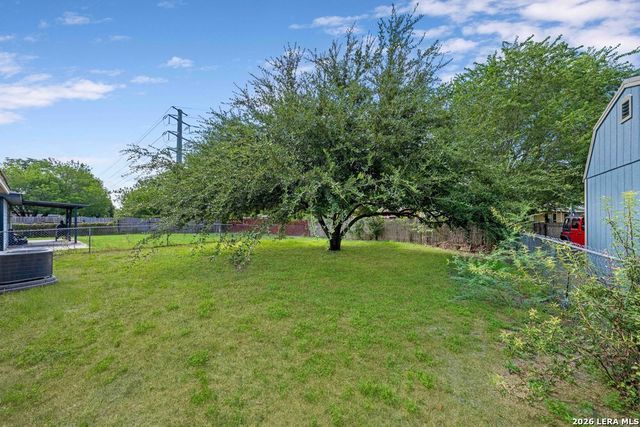 7522 Yellow Sand Dr, San Antonio, TX 78227