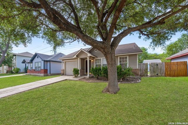 7522 Yellow Sand Dr, San Antonio, TX 78227