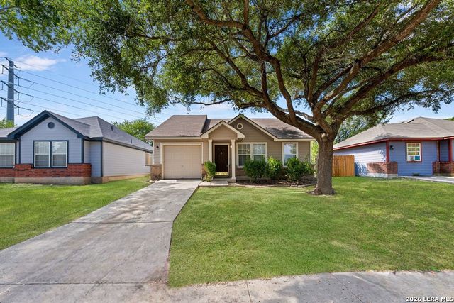7522 Yellow Sand Dr, San Antonio, TX 78227