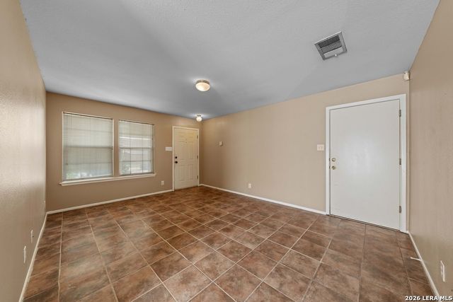 7522 Yellow Sand Dr, San Antonio, TX 78227