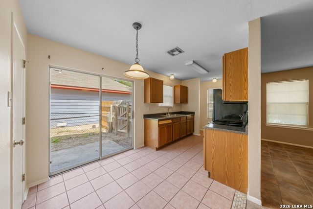 7522 Yellow Sand Dr, San Antonio, TX 78227