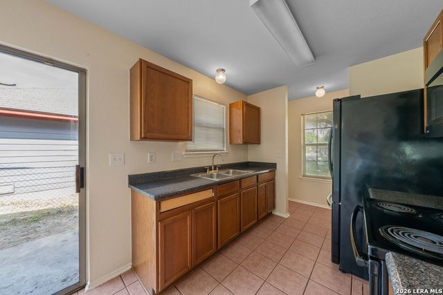 7522 Yellow Sand Dr, San Antonio, TX 78227