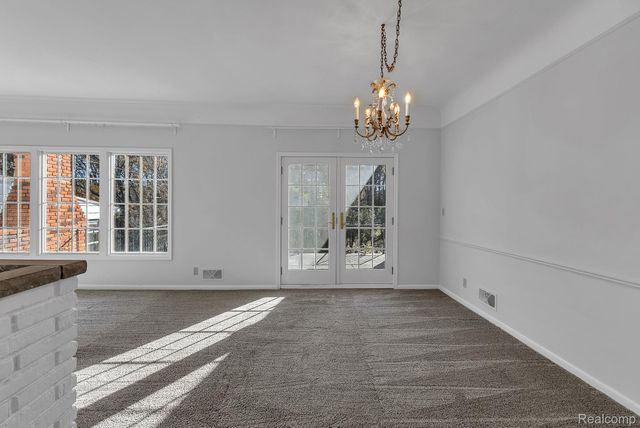 4265 Pine Tree Trail, Bloomfield Hills, MI 48302