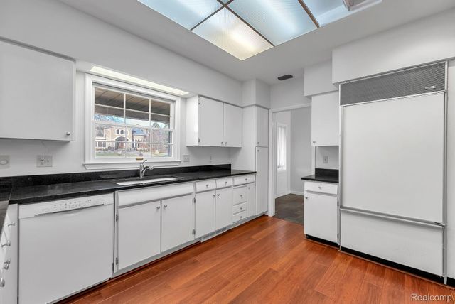 4265 Pine Tree Trail, Bloomfield Hills, MI 48302