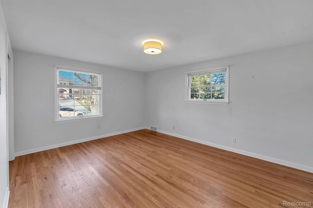 4265 Pine Tree Trail, Bloomfield Hills, MI 48302