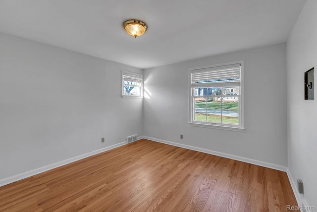 4265 Pine Tree Trail, Bloomfield Hills, MI 48302