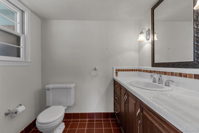 4265 Pine Tree Trail, Bloomfield Hills, MI 48302