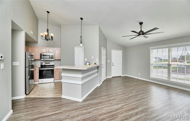 21 Homefield Gardens Drive 28N, O'fallon, MO 63366