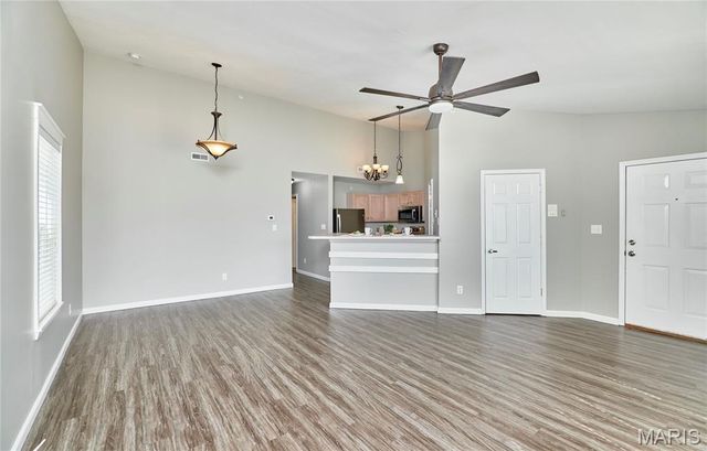 21 Homefield Gardens Drive 28N, O'fallon, MO 63366