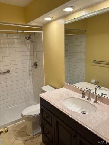 15623 Cedarmill Drive, Chesterfield, MO 63017