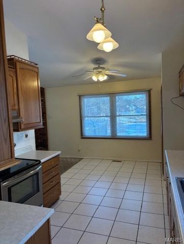 15623 Cedarmill Drive, Chesterfield, MO 63017