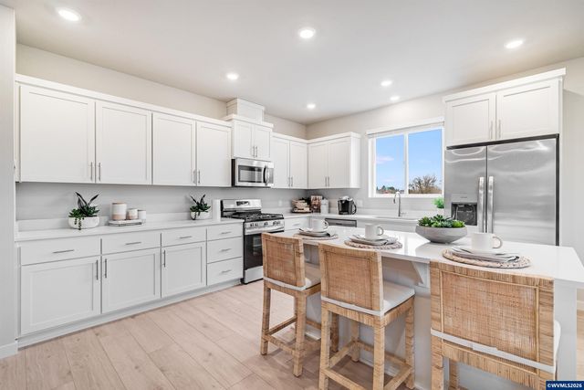 5705 Edward Ct SE, Albany, OR 97322