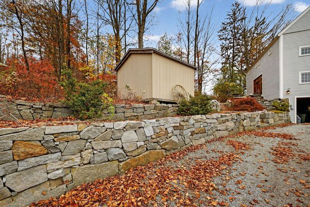 1 Cemetery Road, New Boston, NH 03070