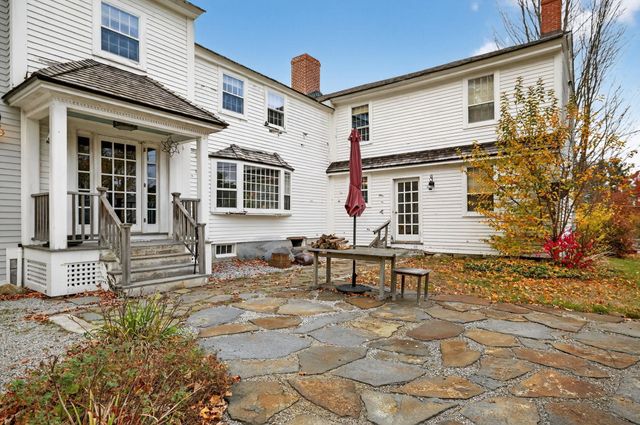 1 Cemetery Road, New Boston, NH 03070