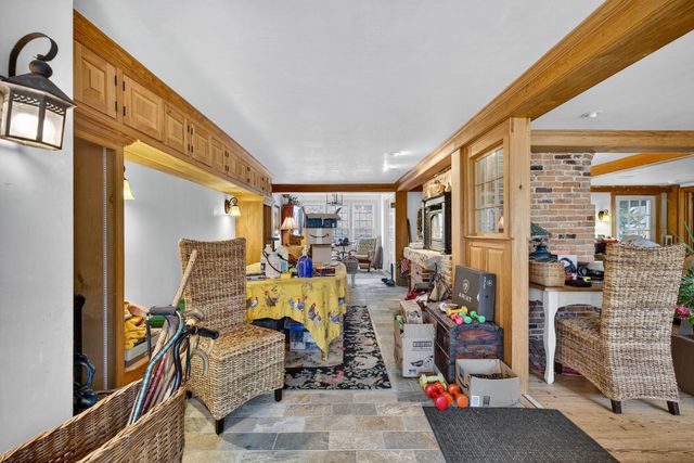 1 Cemetery Road, New Boston, NH 03070