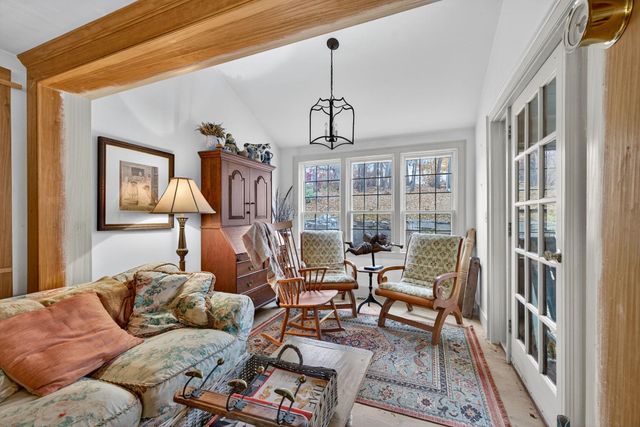 1 Cemetery Road, New Boston, NH 03070