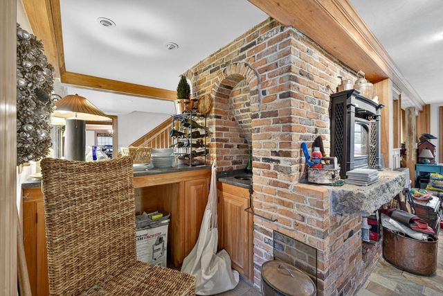 1 Cemetery Road, New Boston, NH 03070