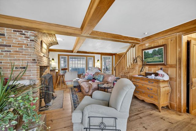 1 Cemetery Road, New Boston, NH 03070