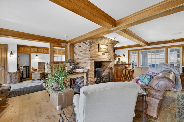 1 Cemetery Road, New Boston, NH 03070