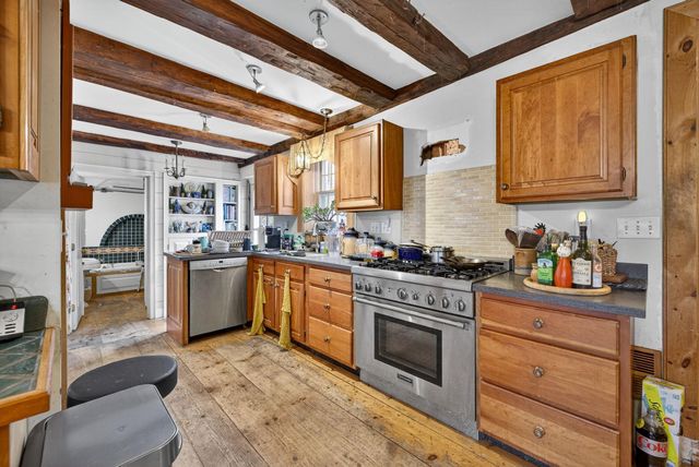 1 Cemetery Road, New Boston, NH 03070