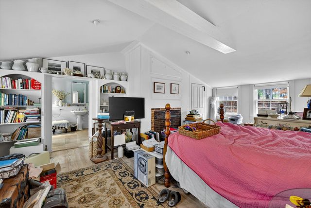 1 Cemetery Road, New Boston, NH 03070