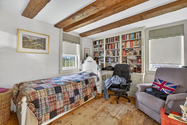 1 Cemetery Road, New Boston, NH 03070