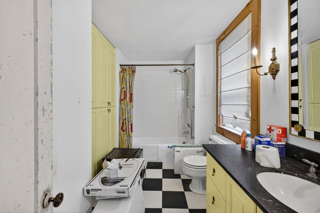 1 Cemetery Road, New Boston, NH 03070