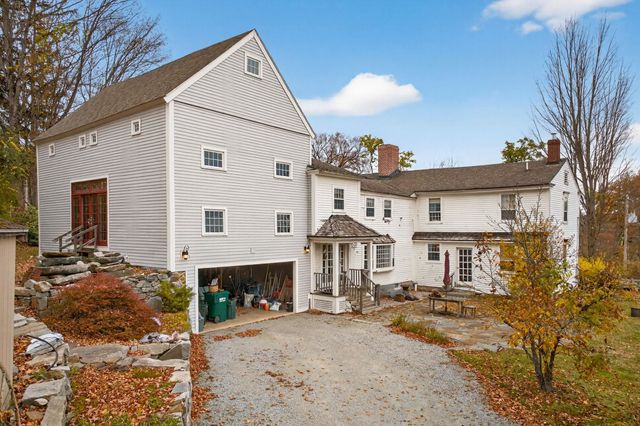 1 Cemetery Road, New Boston, NH 03070