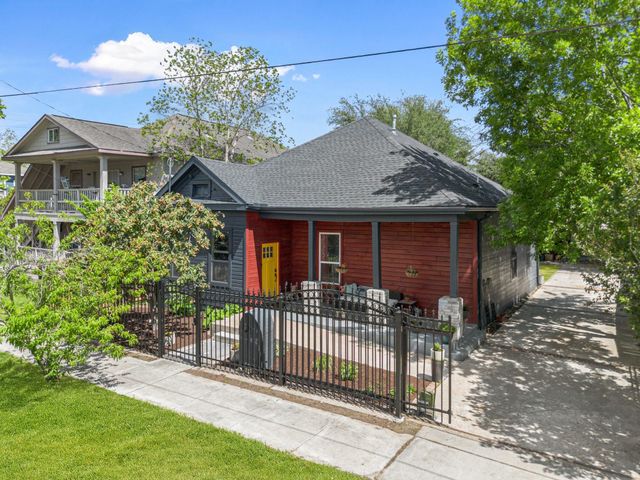 5005 Brady Street, Houston, TX 77011