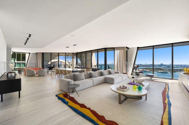 1000 Biscayne Blvd 2702, Miami, FL 33132