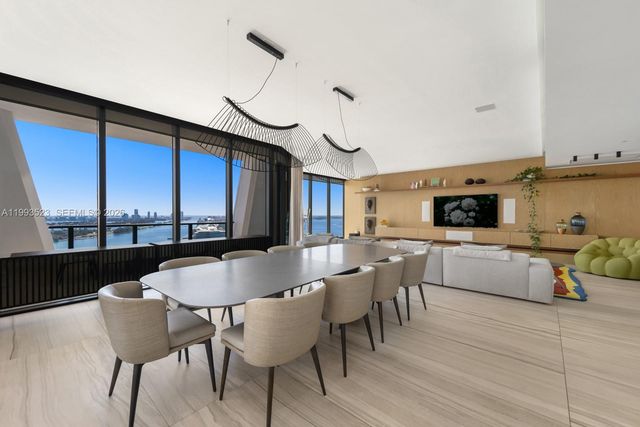 1000 Biscayne Blvd 2702, Miami, FL 33132