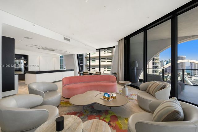 1000 Biscayne Blvd 2702, Miami, FL 33132