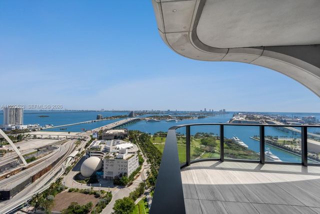 1000 Biscayne Blvd 2702, Miami, FL 33132