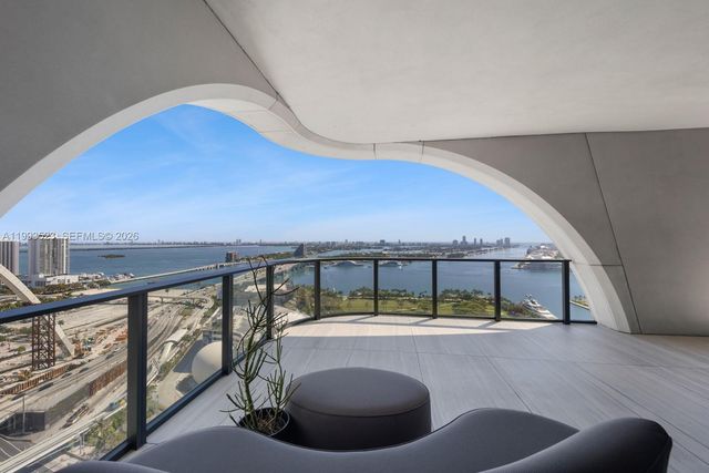 1000 Biscayne Blvd 2702, Miami, FL 33132