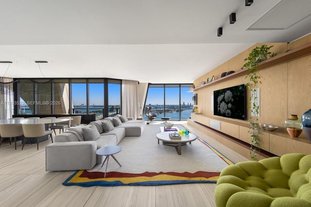 1000 Biscayne Blvd 2702, Miami, FL 33132