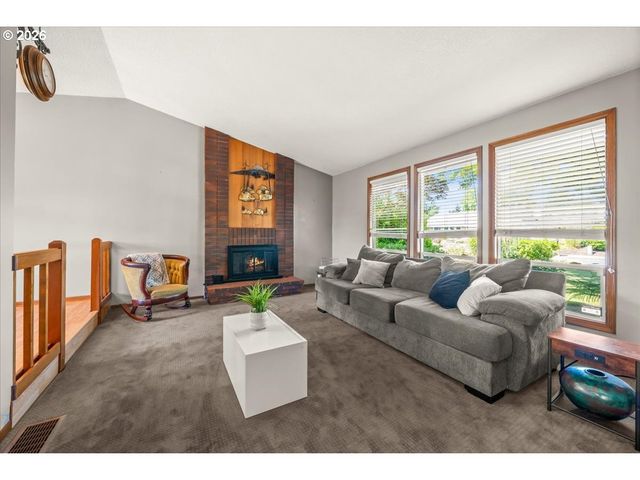 542 Ne 14TH Ave, Hillsboro, OR 97124