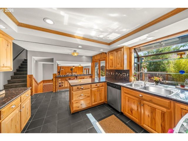 542 Ne 14TH Ave, Hillsboro, OR 97124