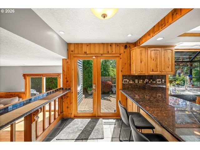 542 Ne 14TH Ave, Hillsboro, OR 97124