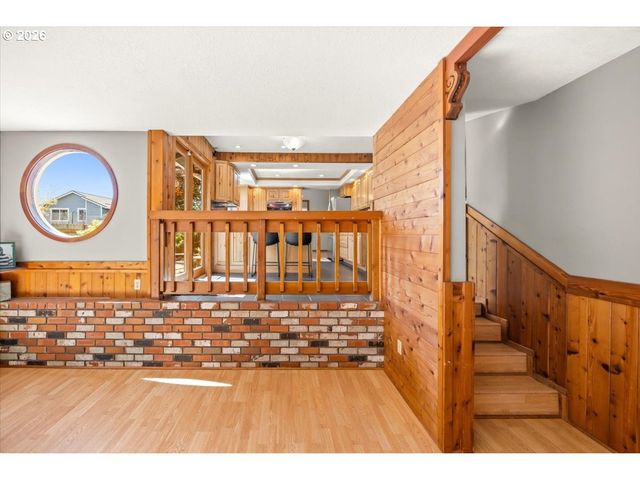 542 Ne 14TH Ave, Hillsboro, OR 97124