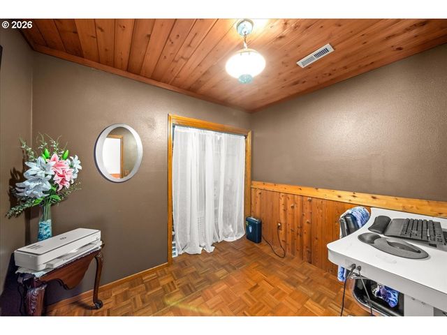 542 Ne 14TH Ave, Hillsboro, OR 97124