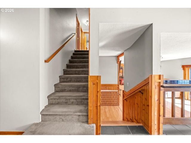 542 Ne 14TH Ave, Hillsboro, OR 97124