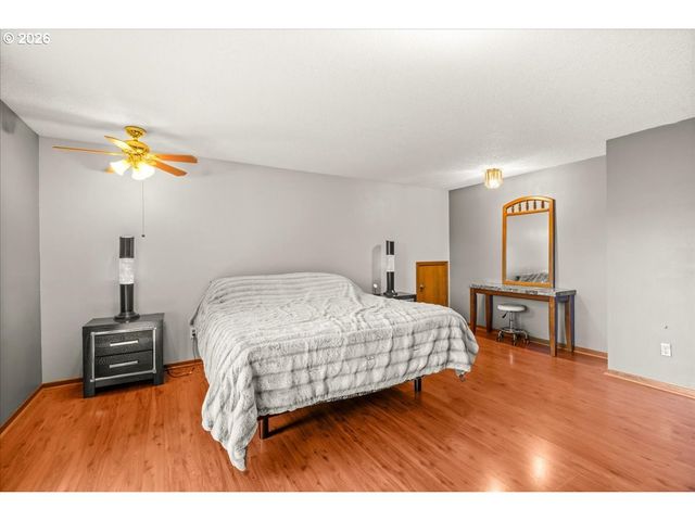 542 Ne 14TH Ave, Hillsboro, OR 97124
