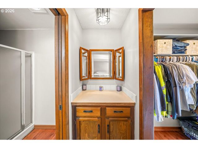 542 Ne 14TH Ave, Hillsboro, OR 97124