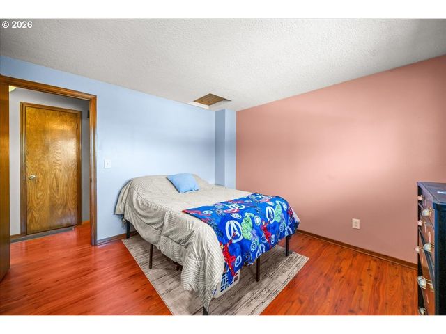 542 Ne 14TH Ave, Hillsboro, OR 97124