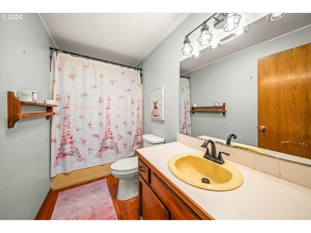542 Ne 14TH Ave, Hillsboro, OR 97124