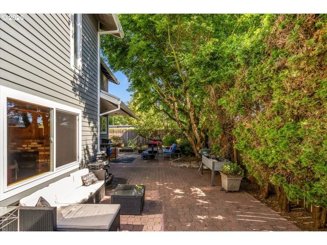 542 Ne 14TH Ave, Hillsboro, OR 97124