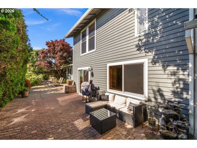 542 Ne 14TH Ave, Hillsboro, OR 97124