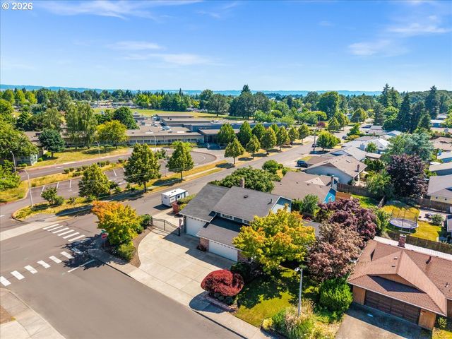 542 Ne 14TH Ave, Hillsboro, OR 97124