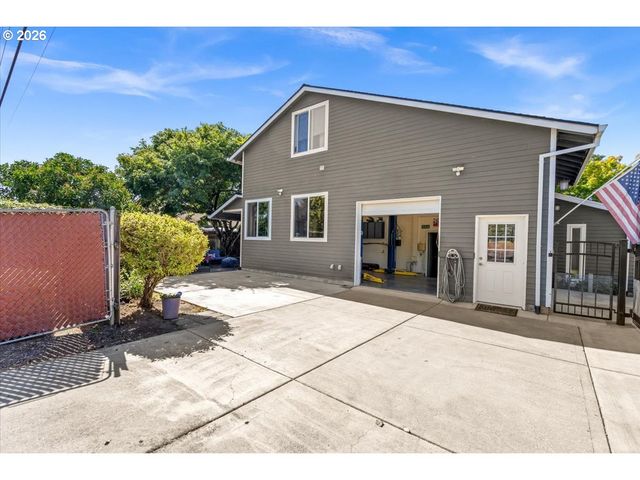 542 Ne 14TH Ave, Hillsboro, OR 97124